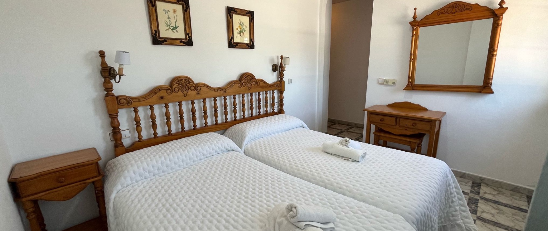hostal quinto pino habitacion doble con terraza Chipiona playa encanto-2